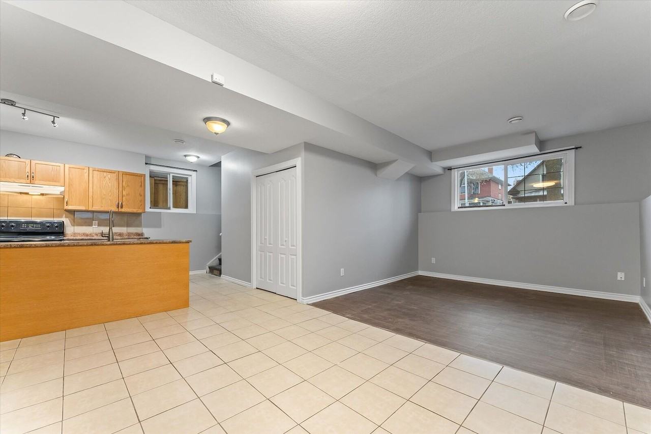 9538 -9538 109 Ave Nw - Photo 4 of 17