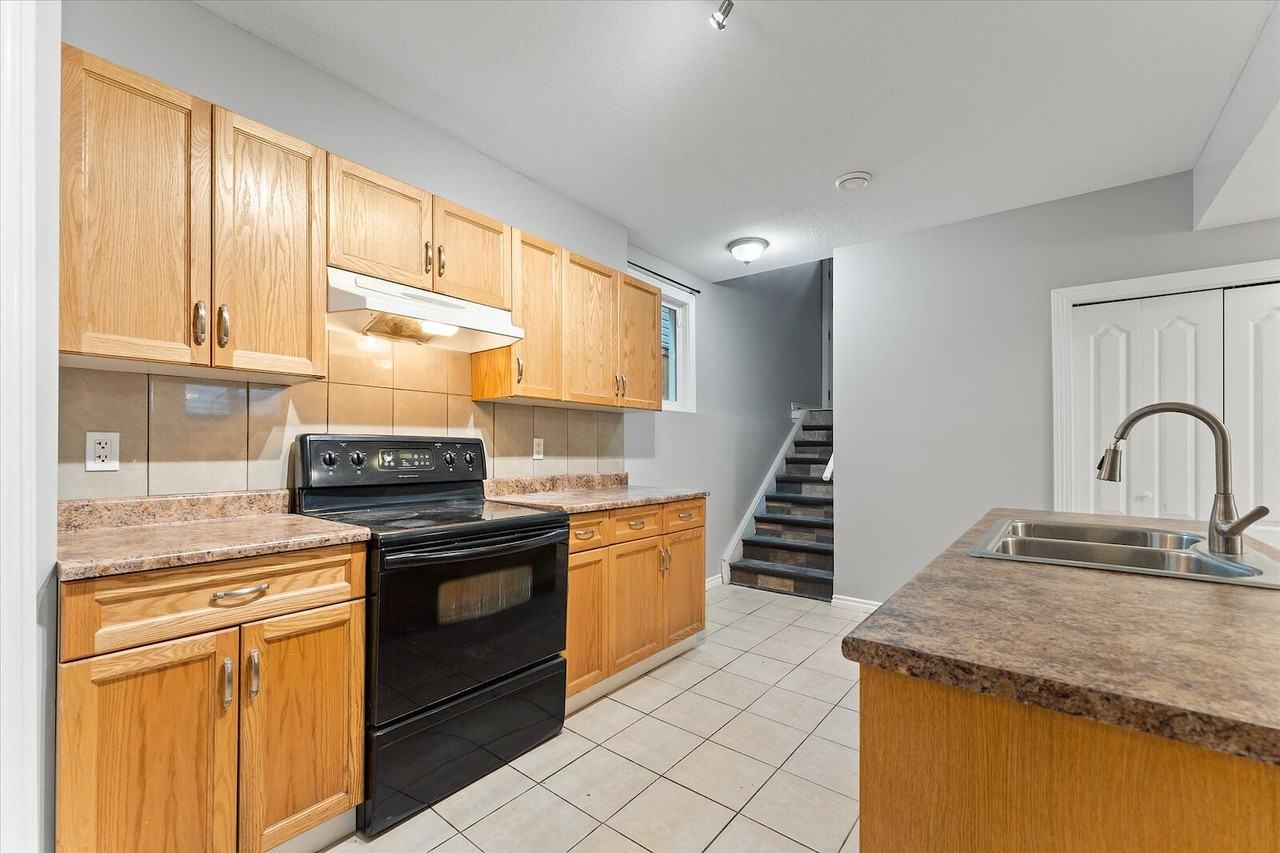 9538 -9538 109 Ave Nw - Photo 7 of 17