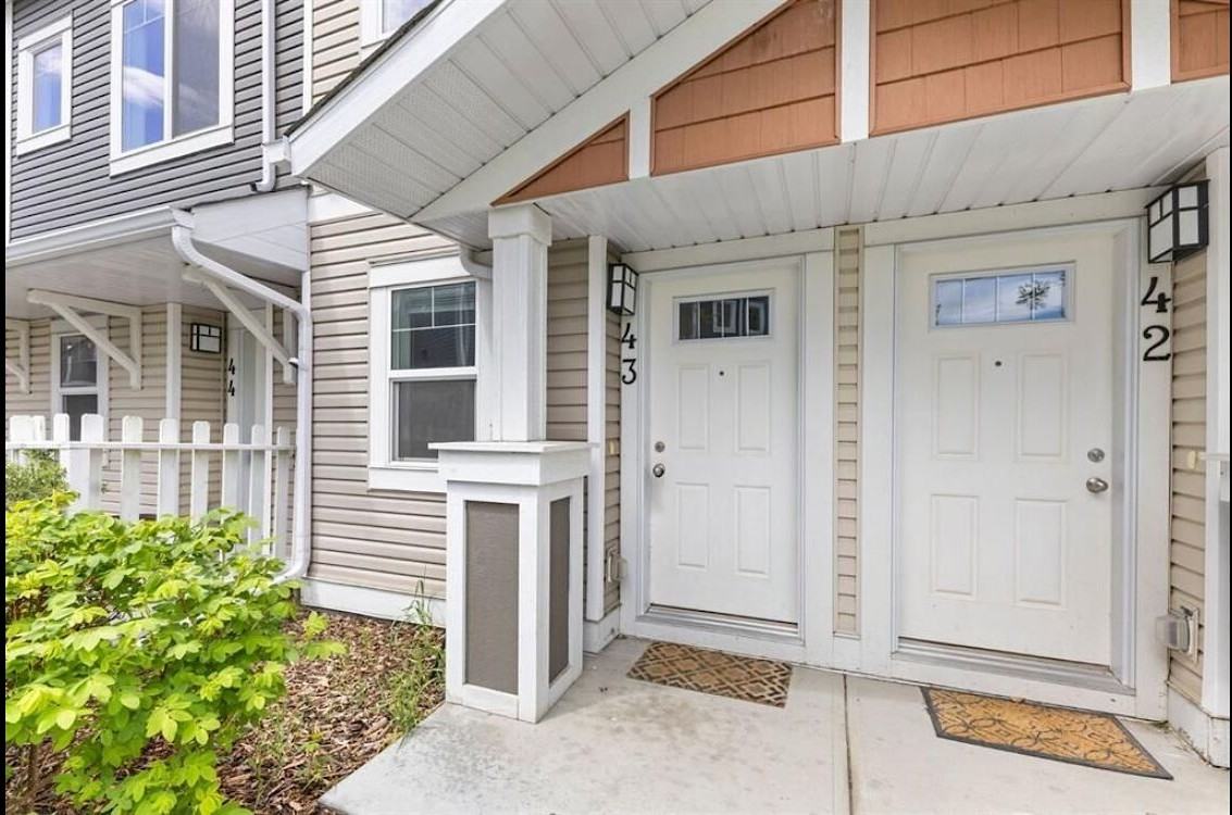 43 Stonehouse Cres - Photo 3 of 25