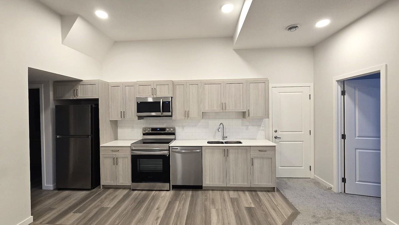 329 Magnolia Way Se - Photo 3 of 14