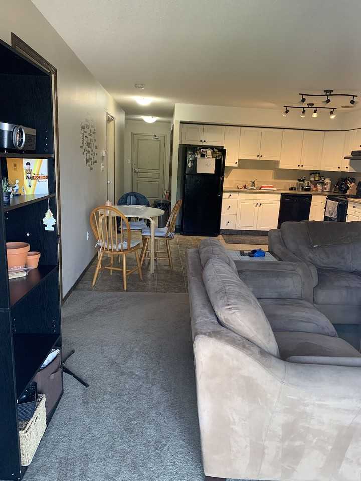 1706 47 Ave - Photo 4 of 13