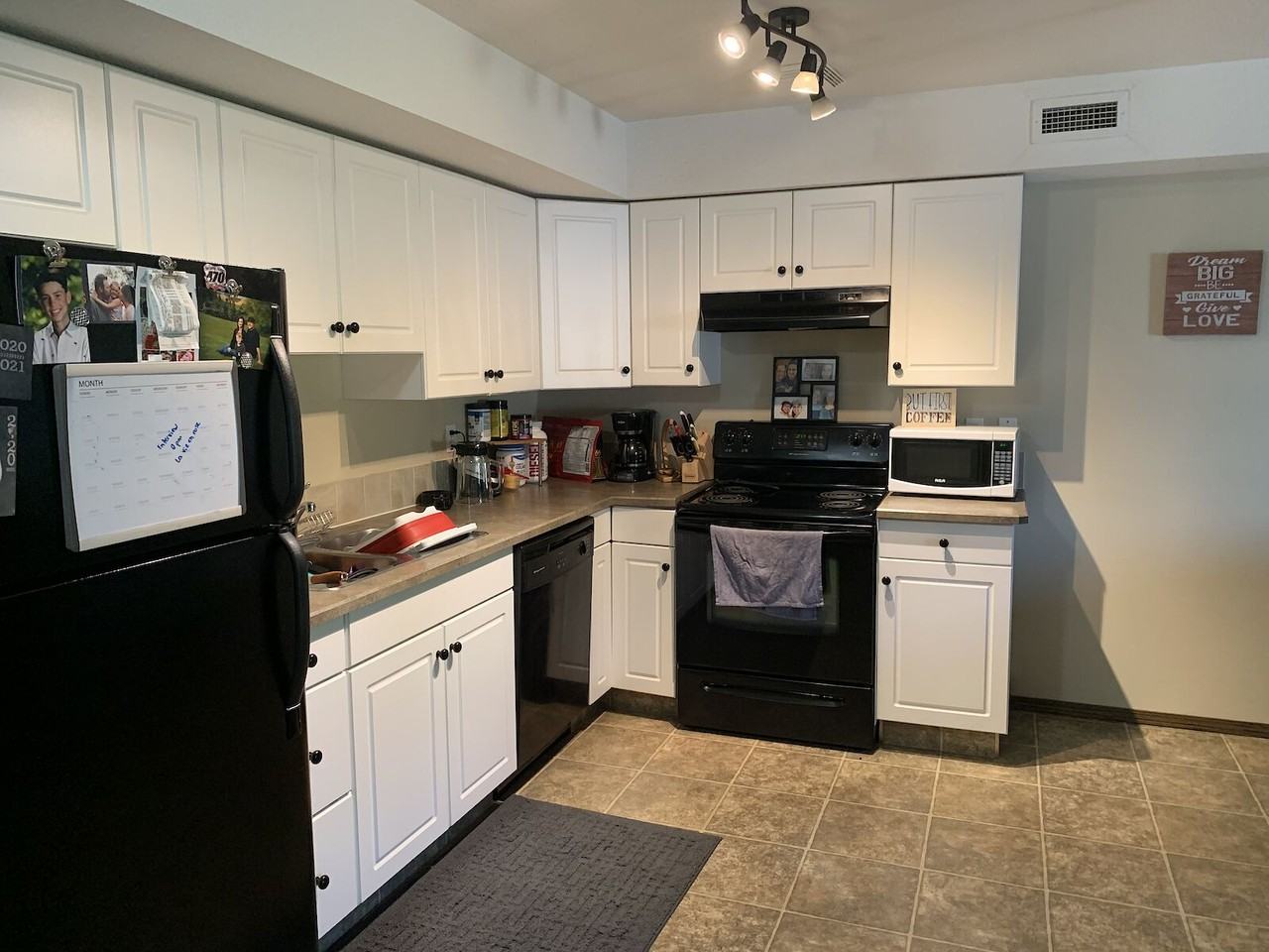 1706 47 Ave - Photo 5 of 13