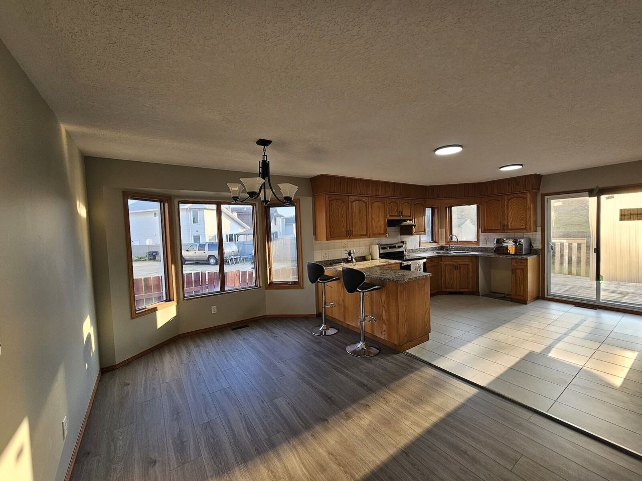 14808 35 St Nw - Photo 3 of 19
