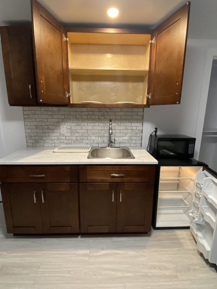 4803 111a St Nw - Photo 4 of 8