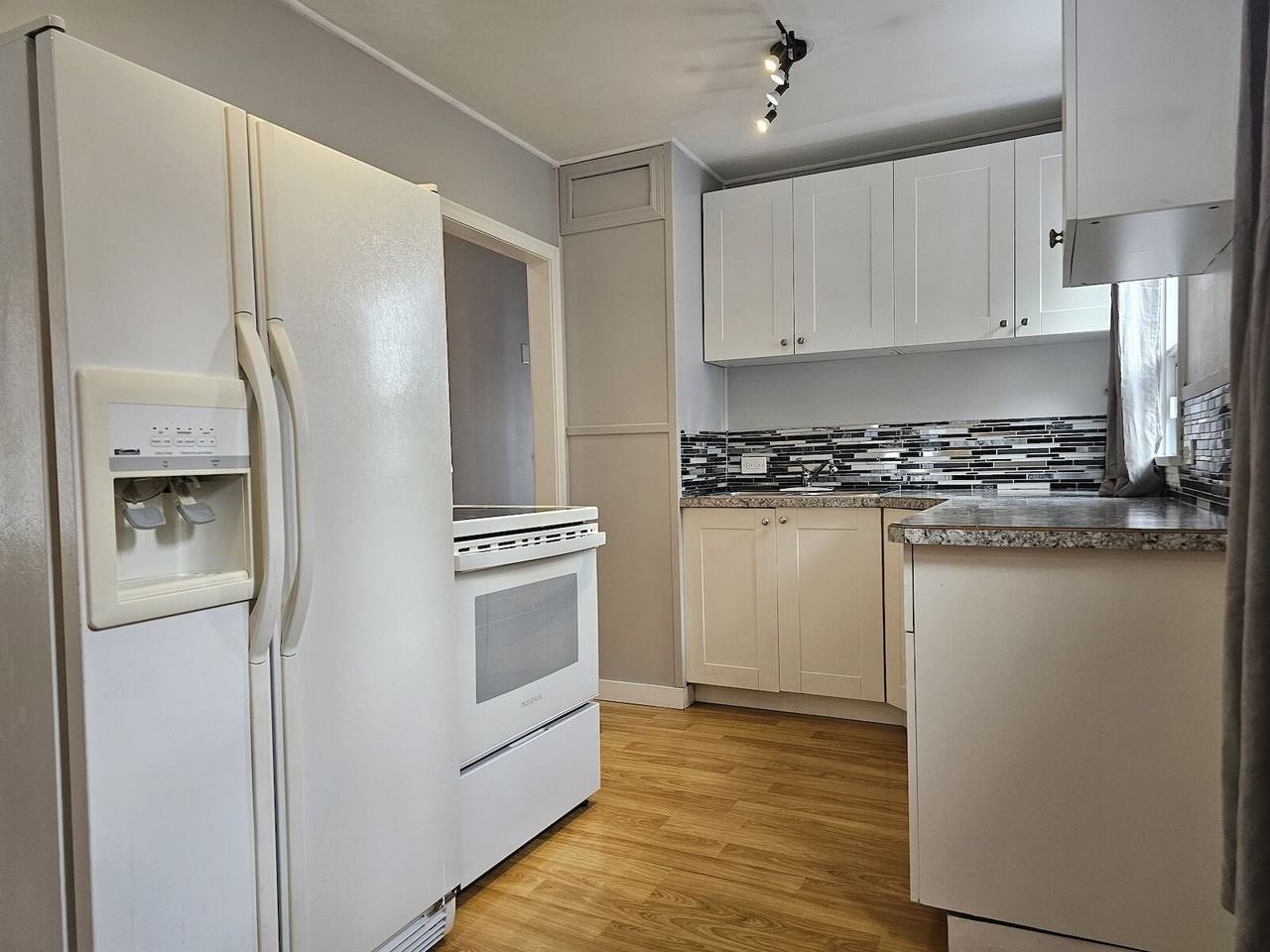 918 Rundle Cres Ne - Photo 7 of 34