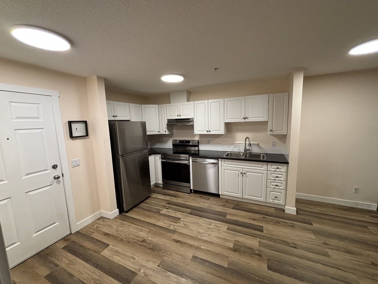 1811 - 1811 34 Avenue Sw - Photo 4 of 16