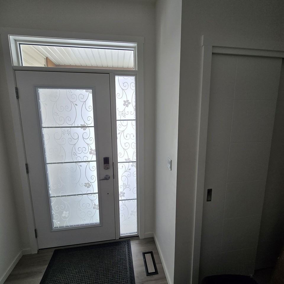138 Carringford Close Nw - Photo 3 of 37