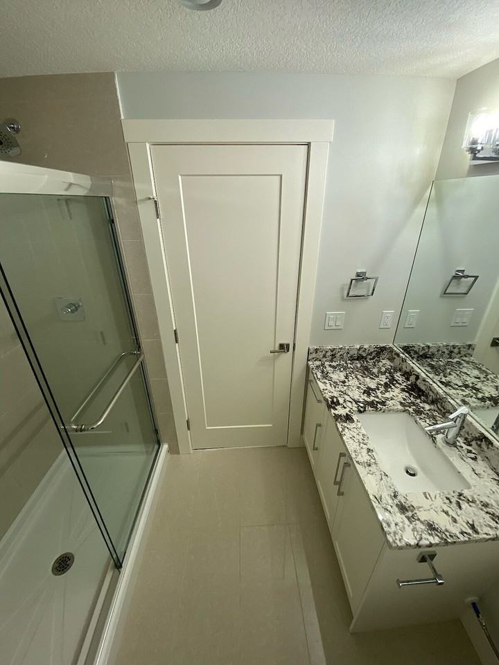 2006 17 Ave Nw - Photo 6 of 18