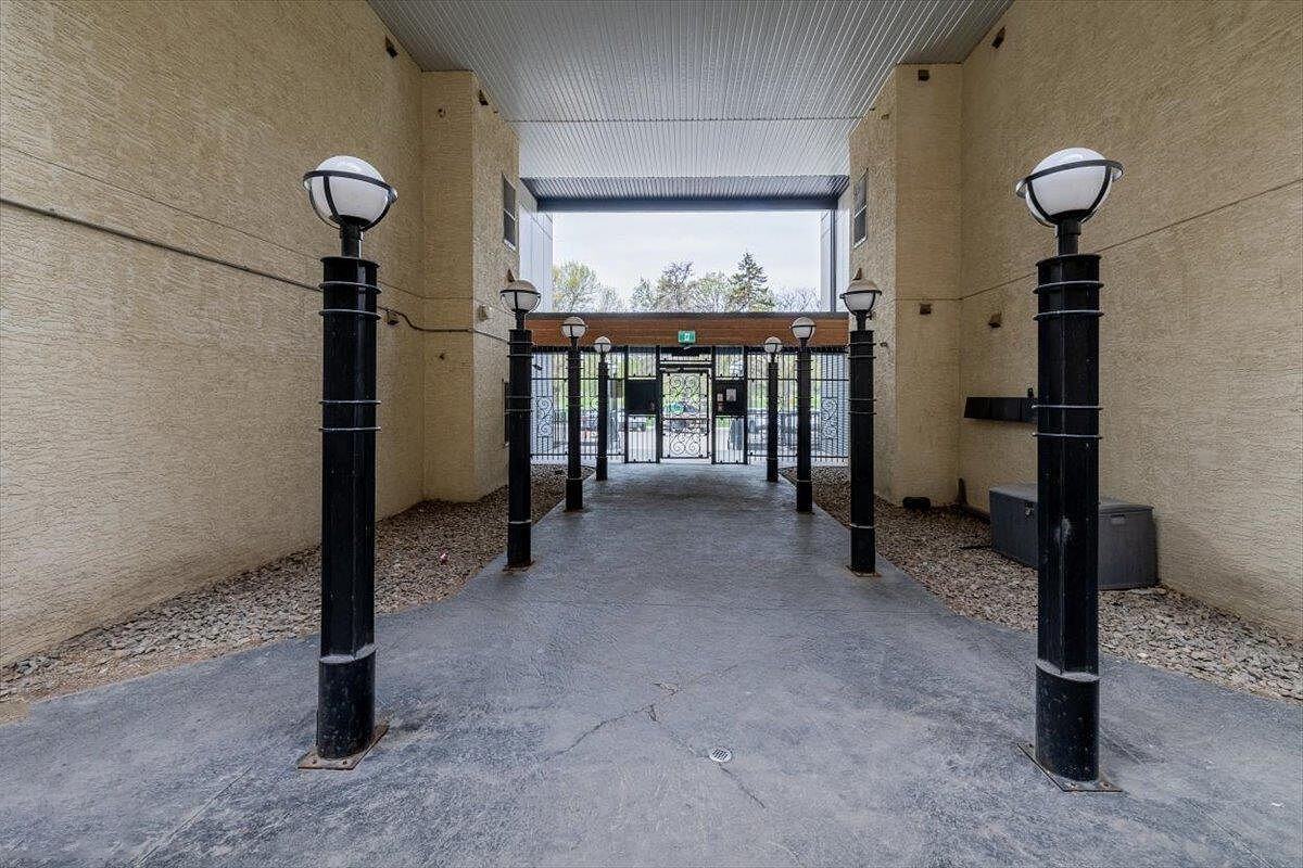 10531 Gates On 117th - Photo 3 of 30