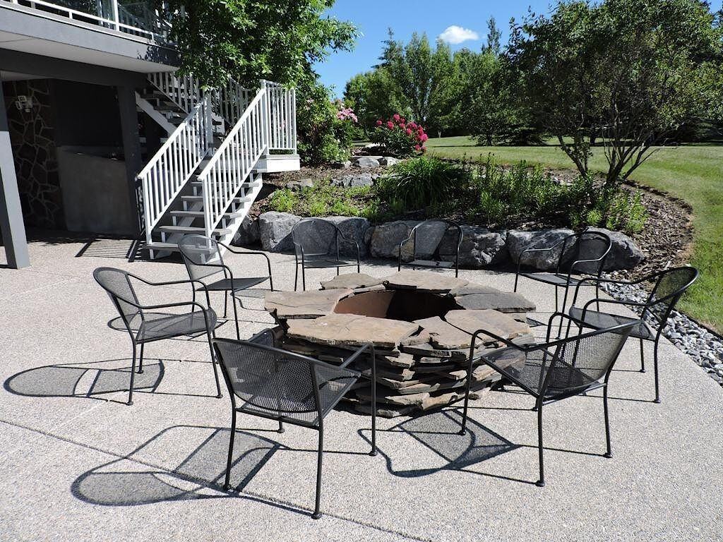 Okotoks Dr - Photo 4 of 21