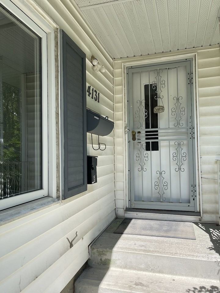 4131 Brisebois Dr Nw - Photo 2 of 23