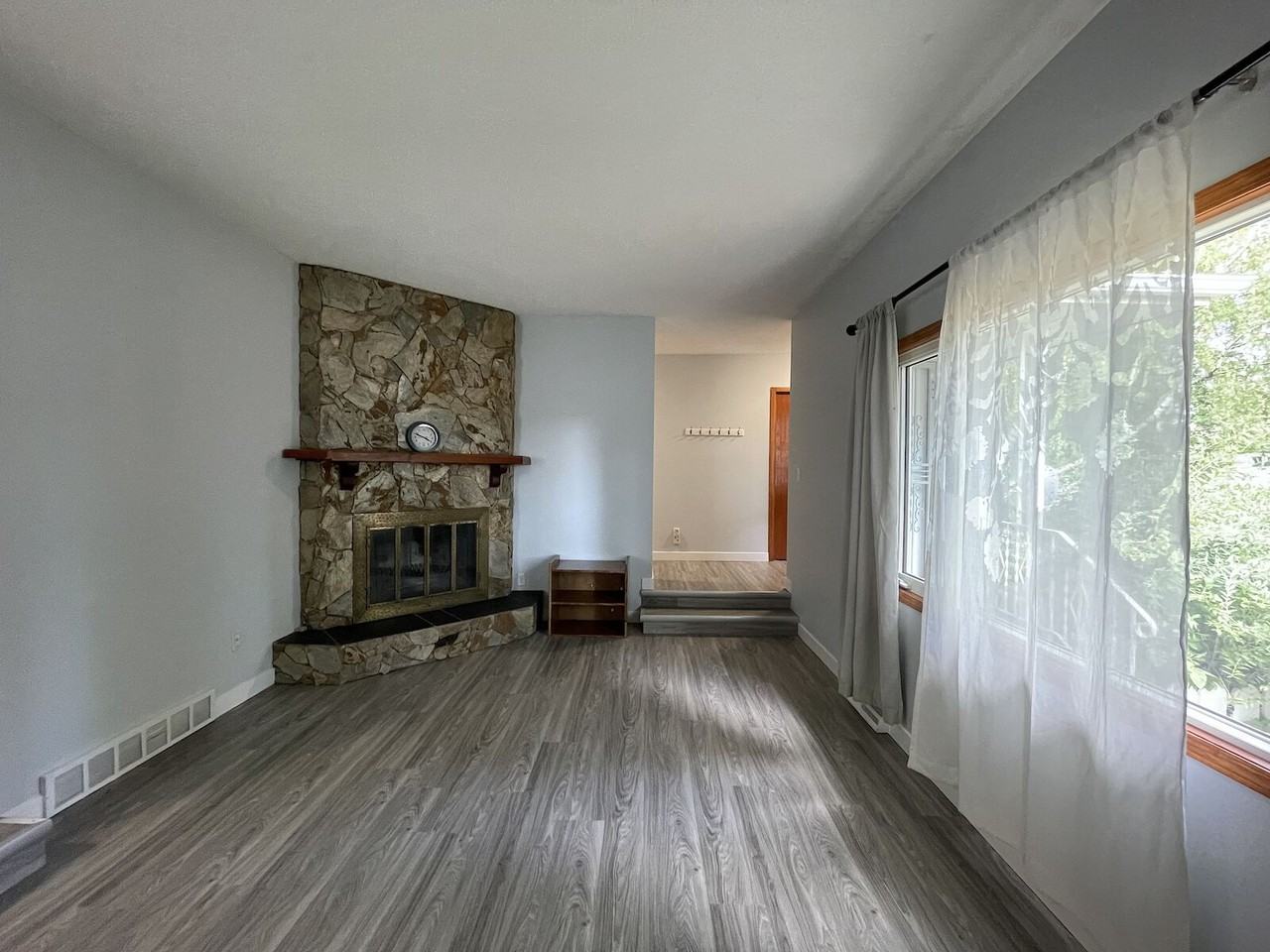 4131 Brisebois Dr Nw - Photo 4 of 23