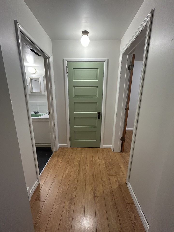 115 44 Ave Nw - Photo 5 of 8