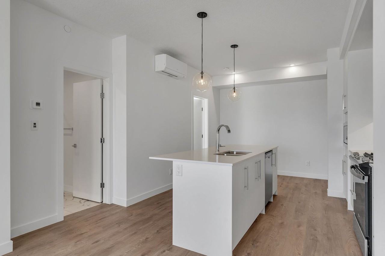 8230 Broadcast Ave Sw - Photo 7 of 42