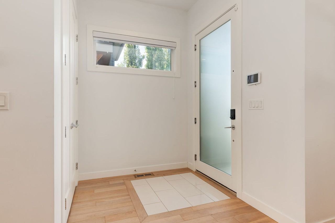 3110 5 St Nw - Photo 2 of 22