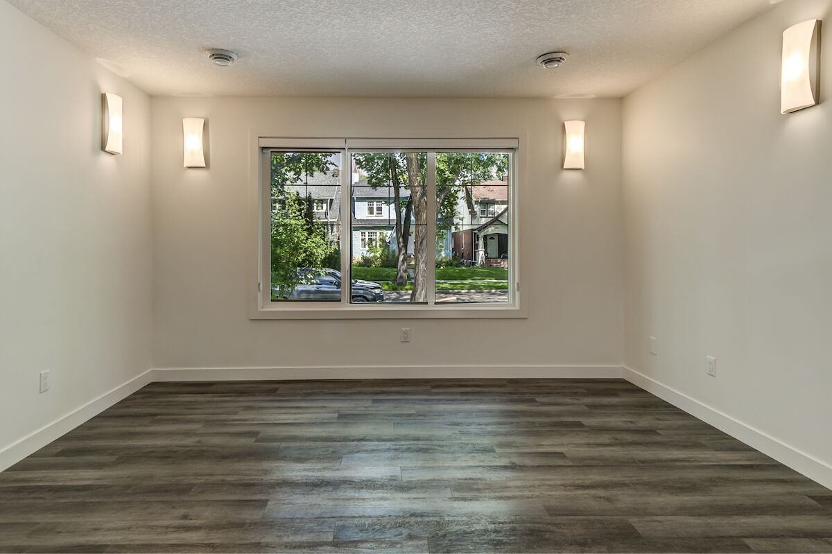 11007 85 Ave Nw - Photo 2 of 33