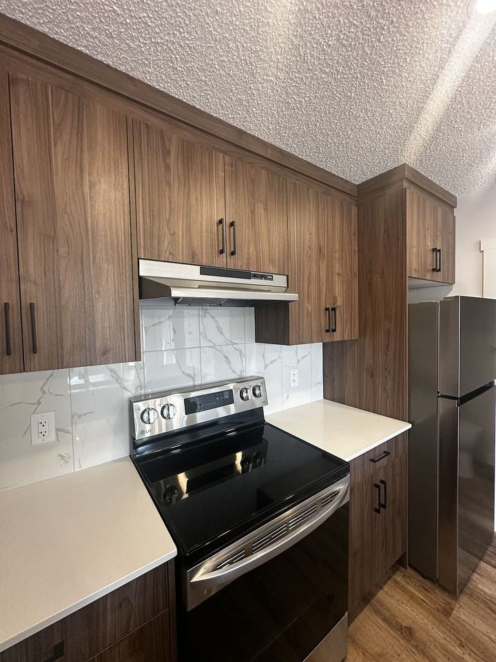 156 Park St - Photo 7 of 33