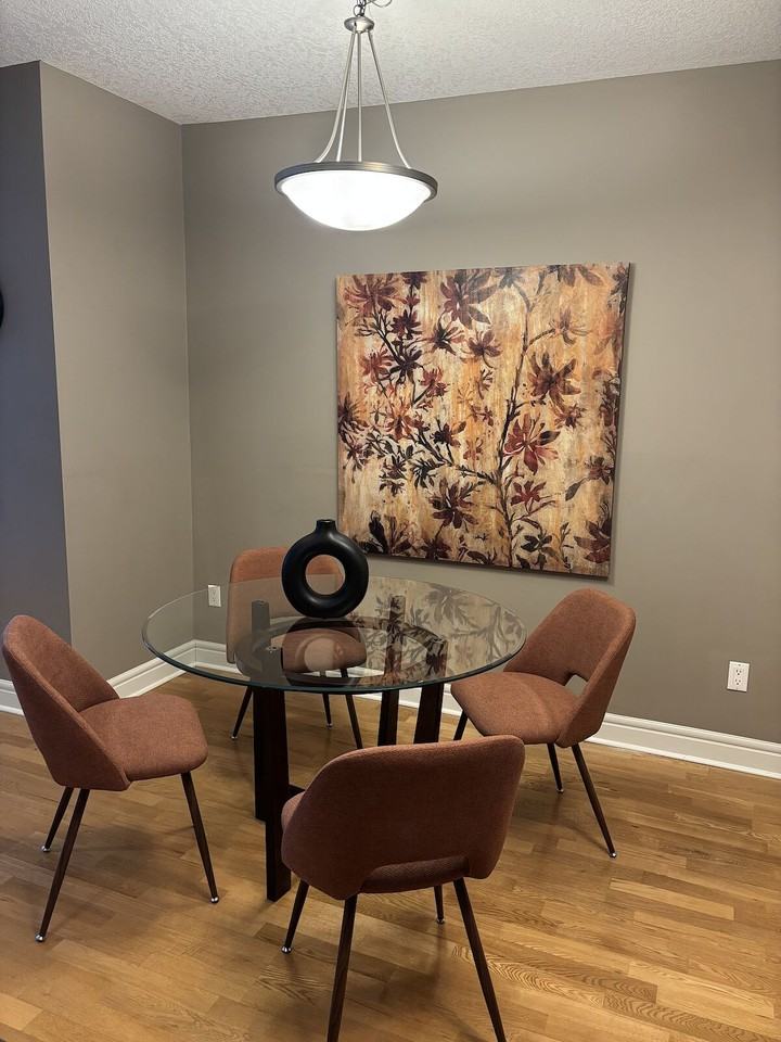 910 Apartment - Photo 5 of 13