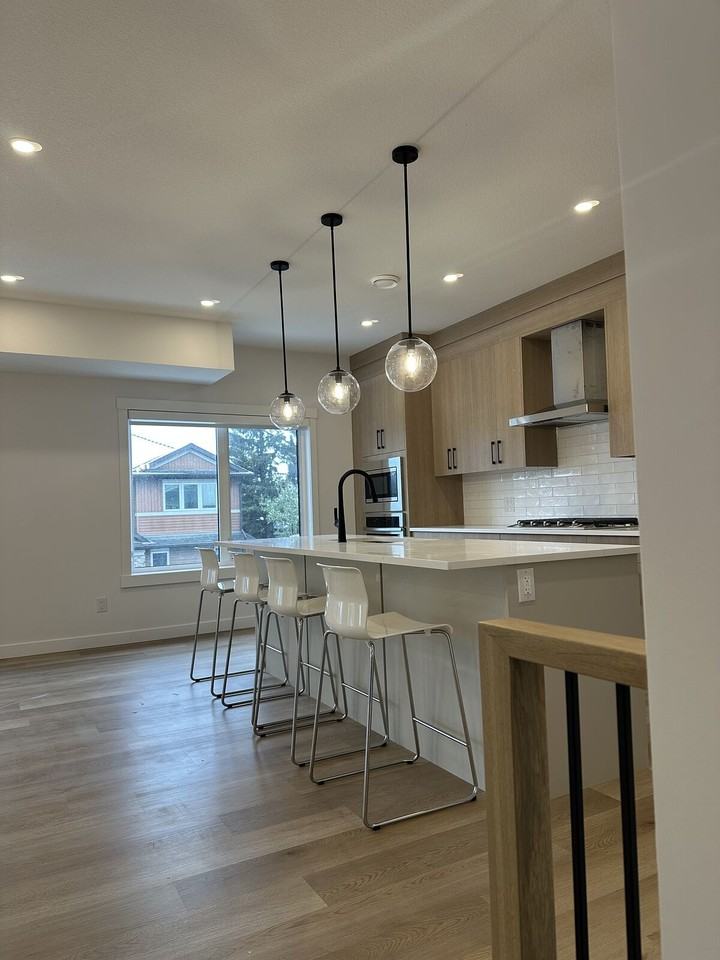 4744 Bowness Rd Nw - Photo 6 of 32
