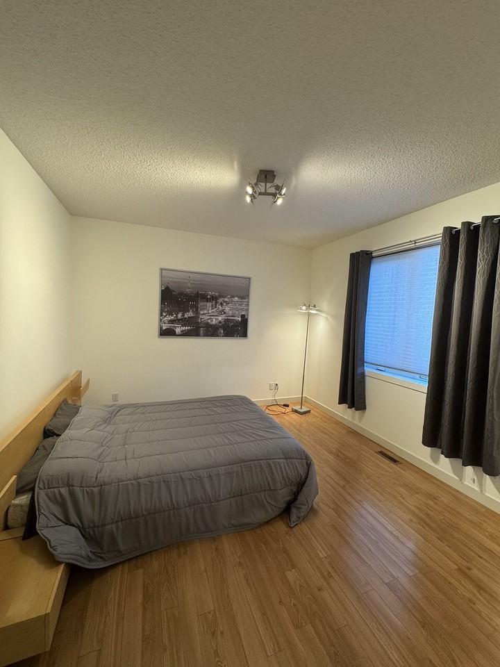36 Elgin Meadows Manor Se - Photo 3 of 20