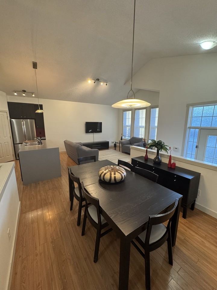 36 Elgin Meadows Manor Se - Photo 4 of 20