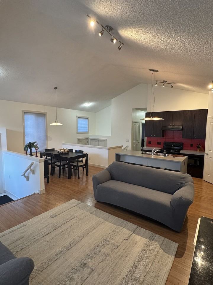 36 Elgin Meadows Manor Se - Photo 6 of 20