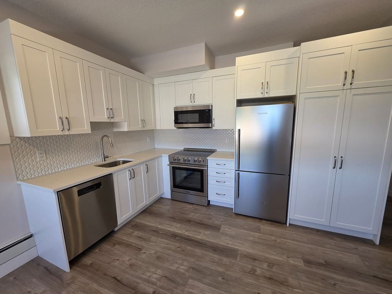 2225 Kensington Rd Nw - Photo 2 of 13