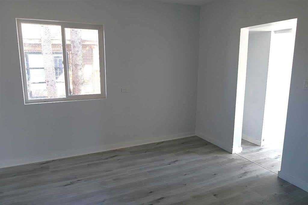 4617 46 St - Photo 6 of 18
