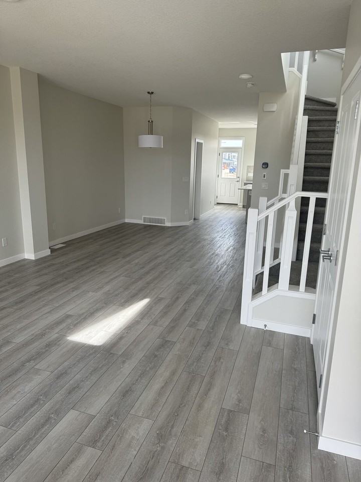21210 Sheriff King St Sw - Photo 3 of 25