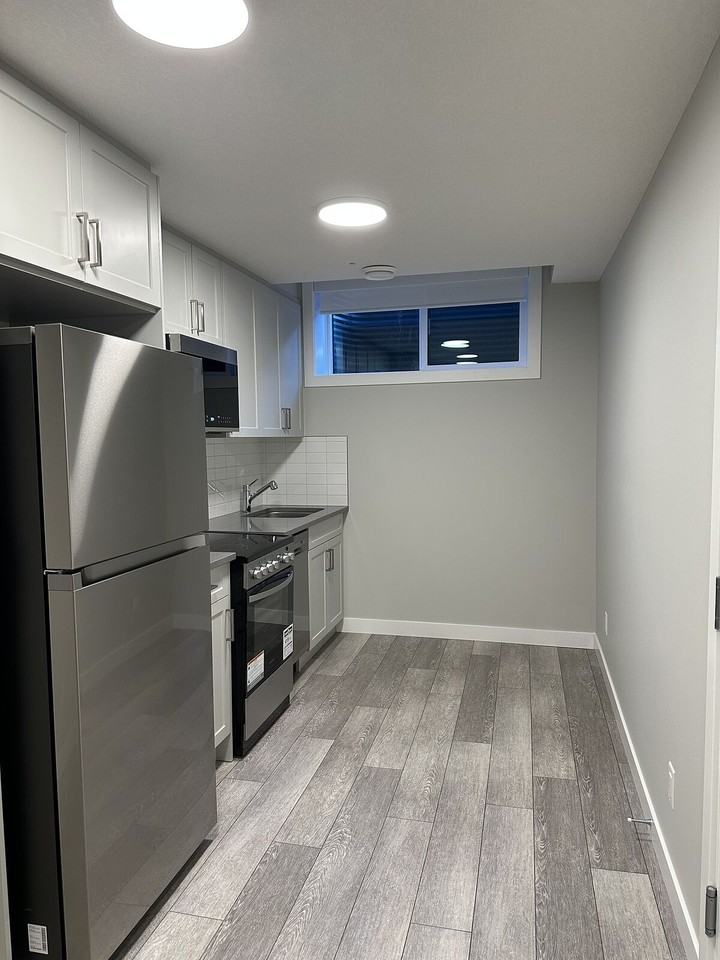 8 Alderwood Close Se - Photo 4 of 16
