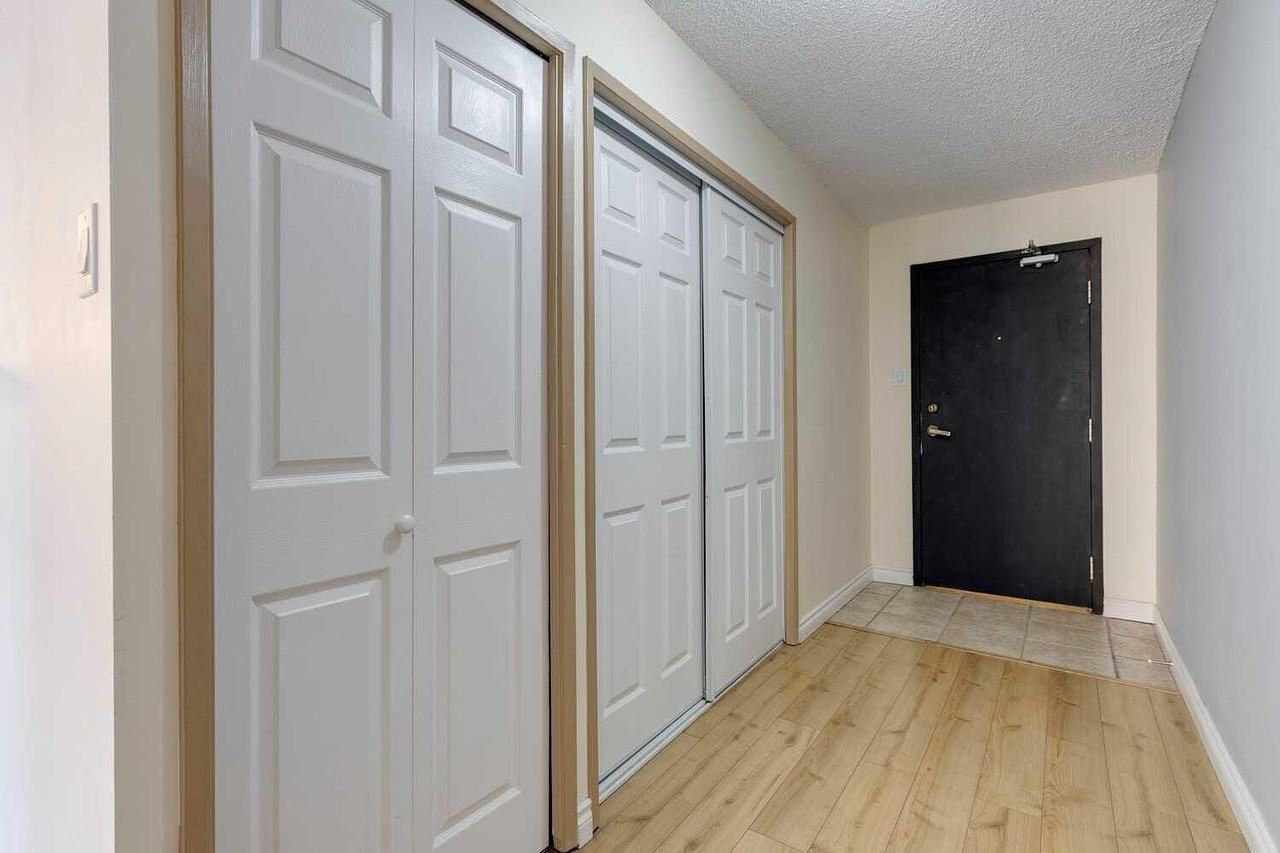 1334 13 Ave Sw - Photo 3 of 15