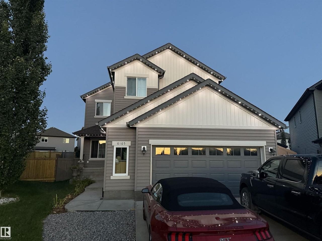 6105 17a Ave Sw - Photo 2 of 32