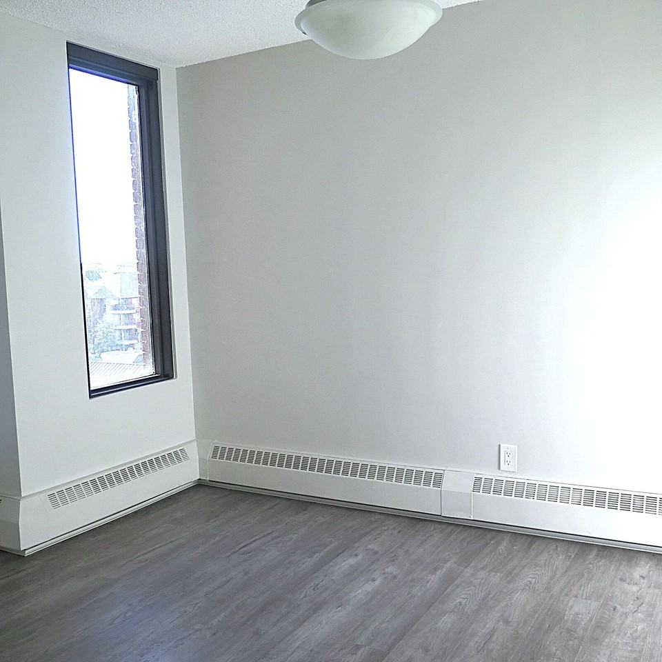 10145 - 10145 109 St Nw - Photo 7 of 16