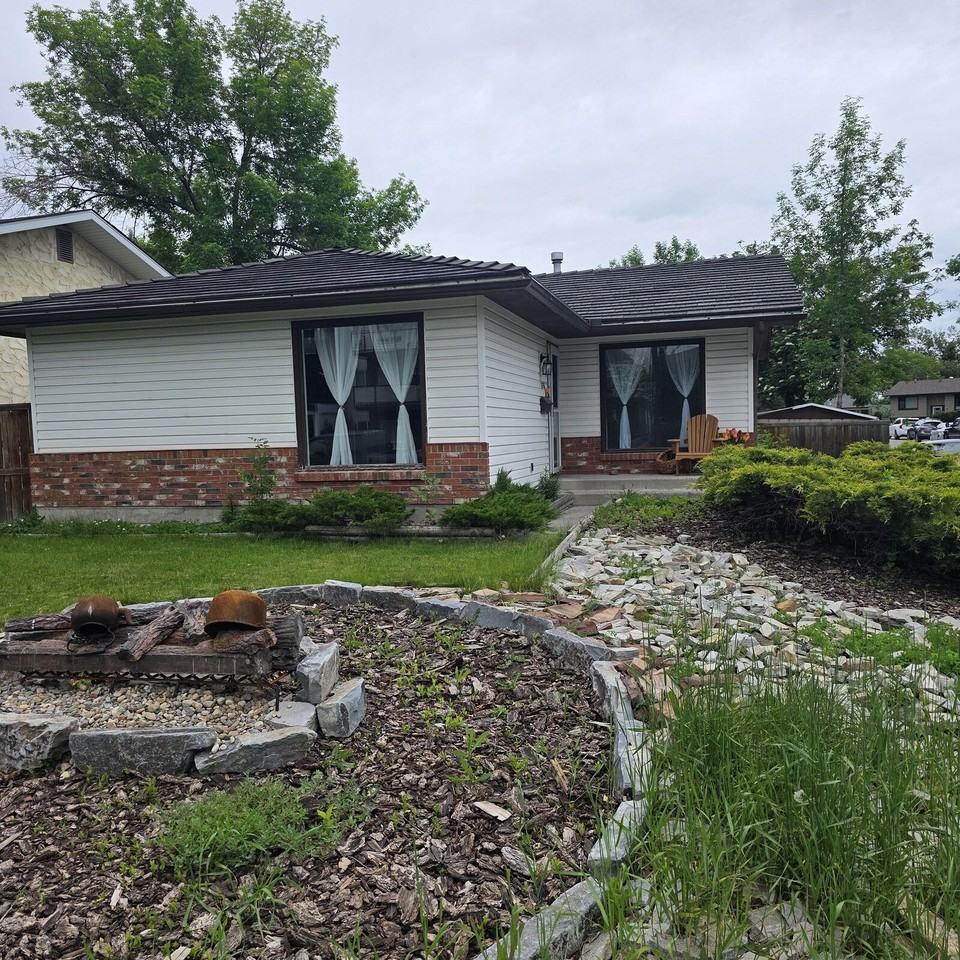 15248 1 St Se - Photo 2 of 14