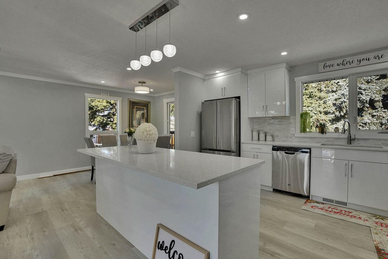 5036 Marshall Rd Ne - Photo 2 of 4