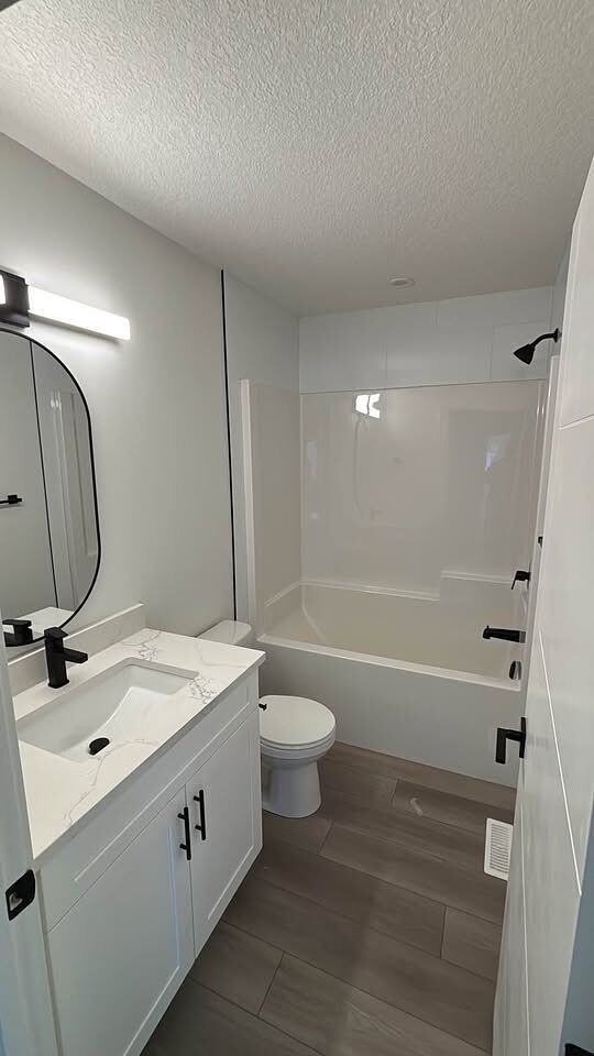 11012 132 St Nw - Photo 5 of 6