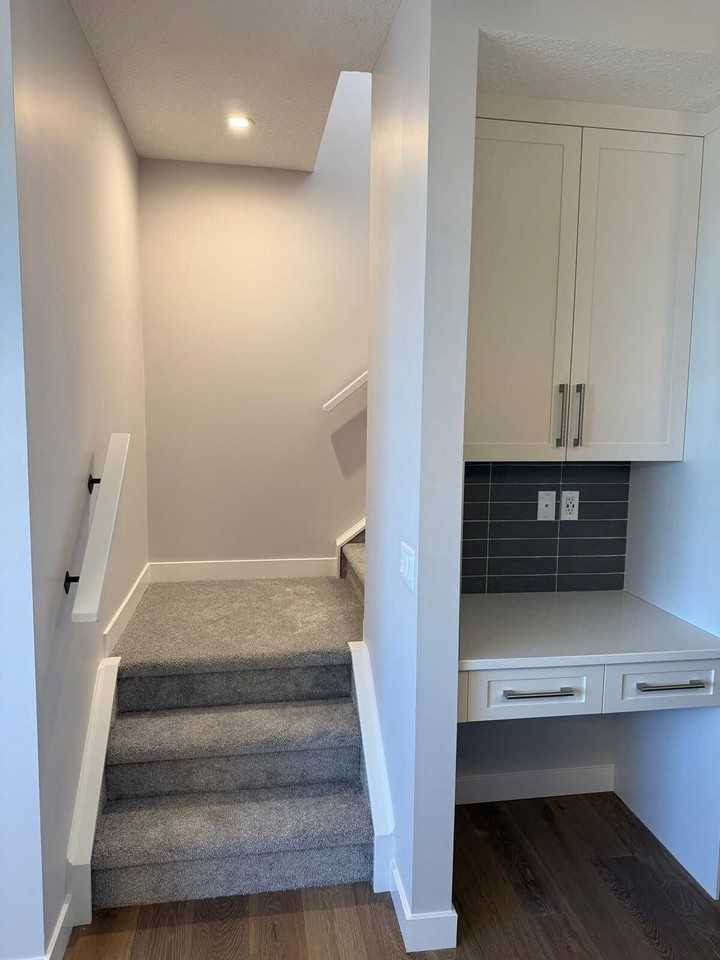 33 Southborough Lane - Photo 3 of 12