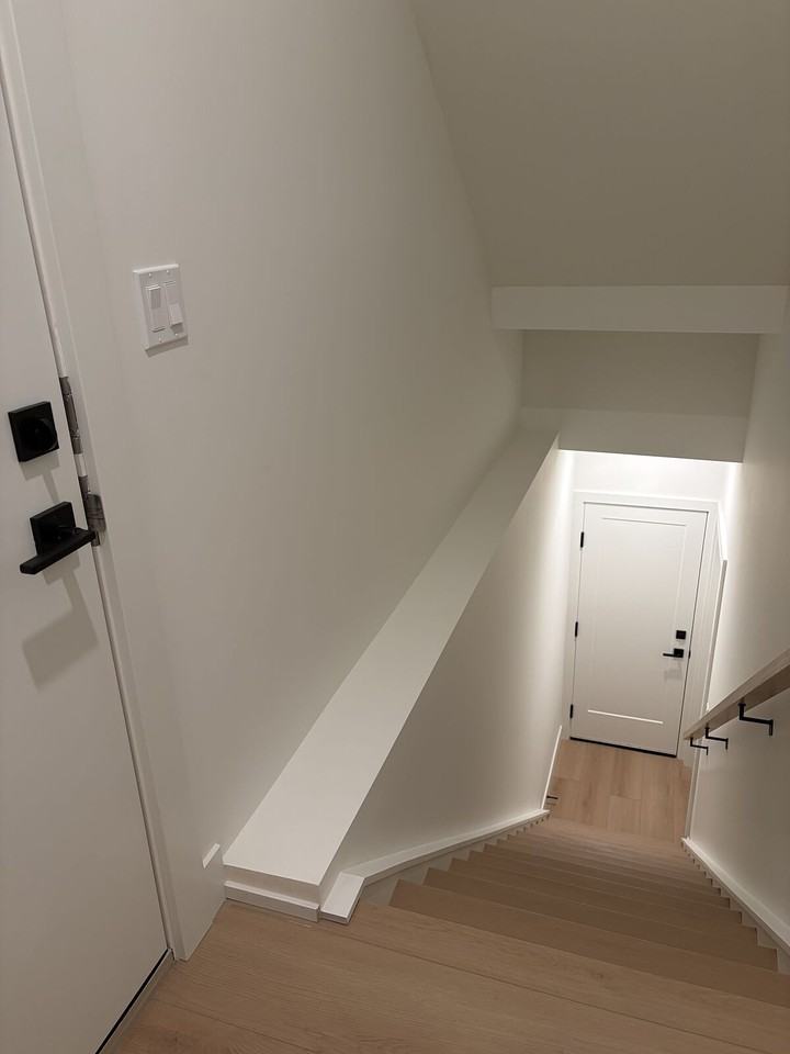530 B1 - 530 51 Ave Sw - Photo 5 of 11
