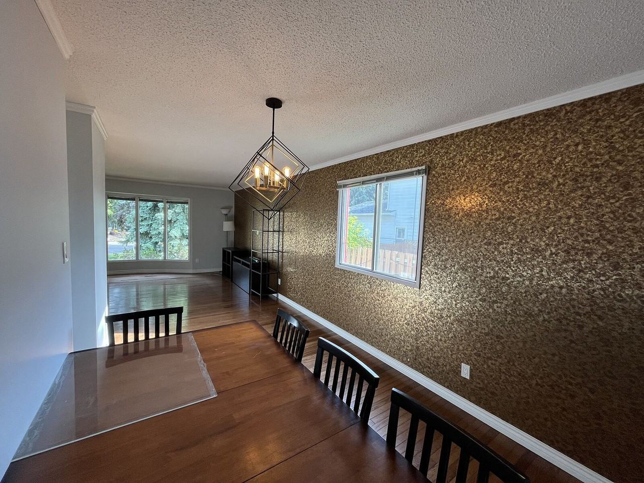 10824 42a Ave Nw - Photo 5 of 38