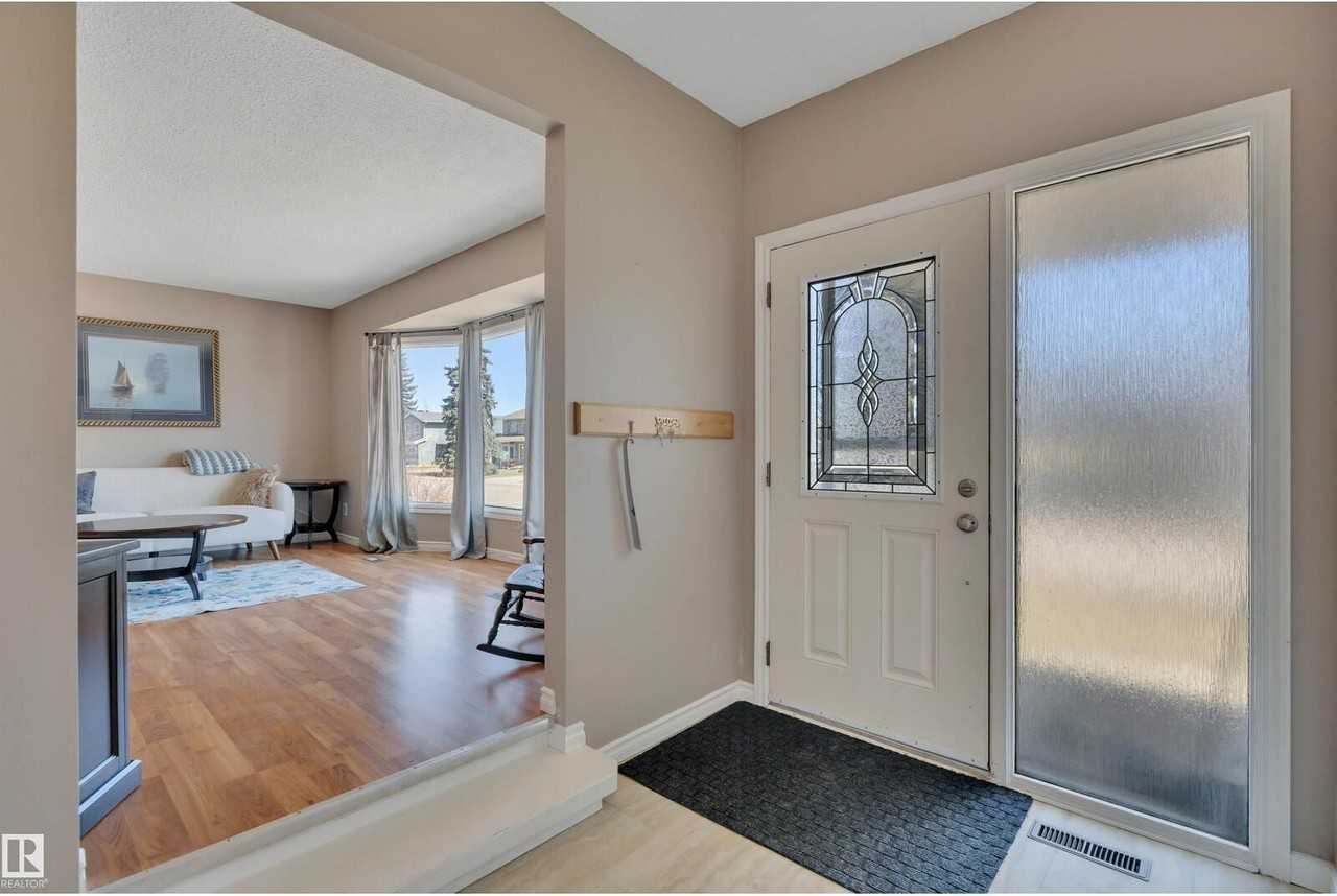 7414 183a St Nw - Photo 3 of 28