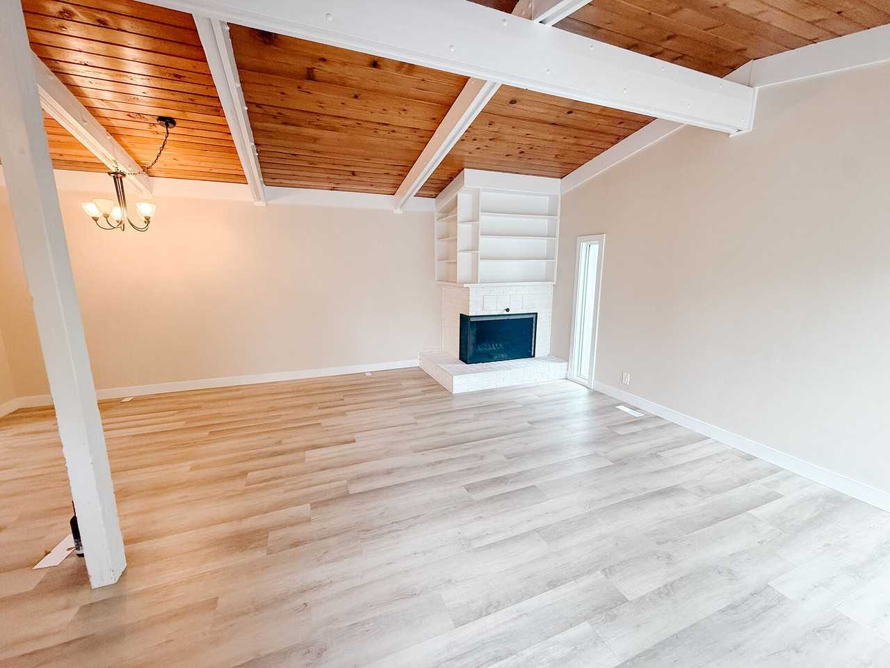 4500 39 St Nw - Photo 6 of 27
