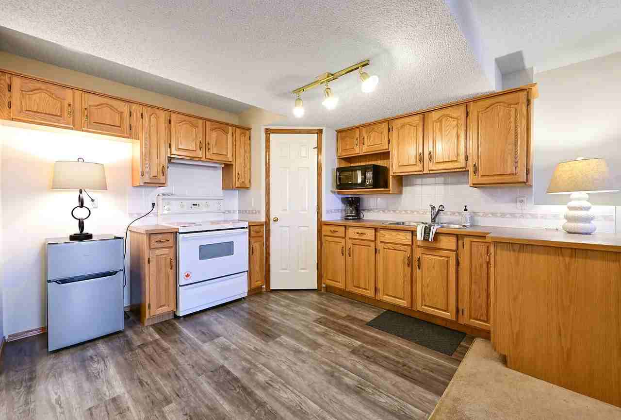 63 Anaheim Cres Ne - Photo 3 of 11
