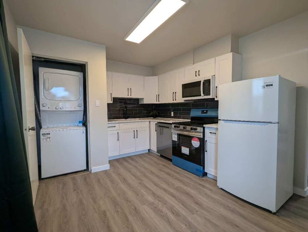 435 55 Ave Sw - Photo 4 of 8