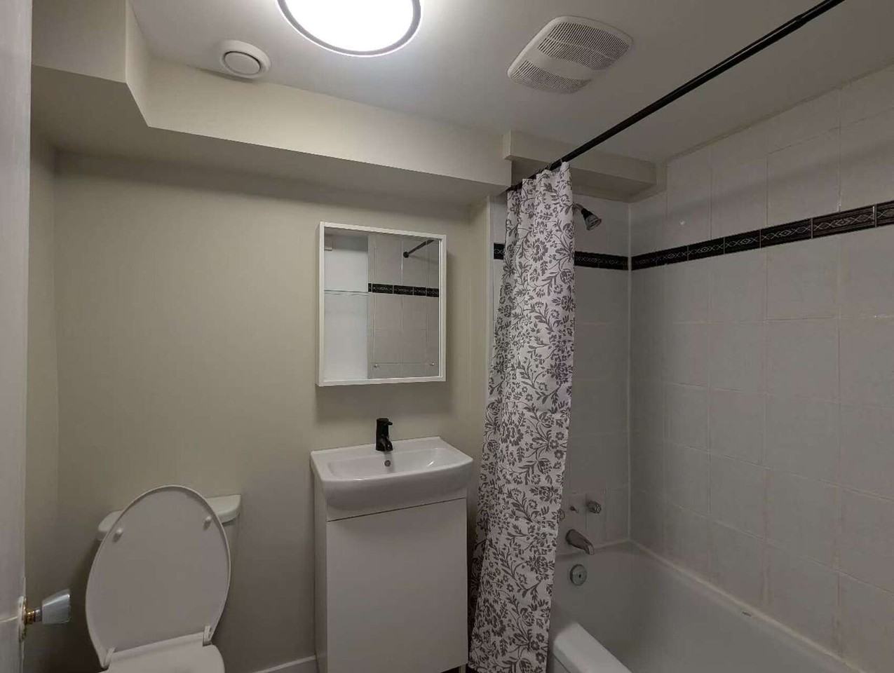 435 55 Ave Sw - Photo 6 of 8