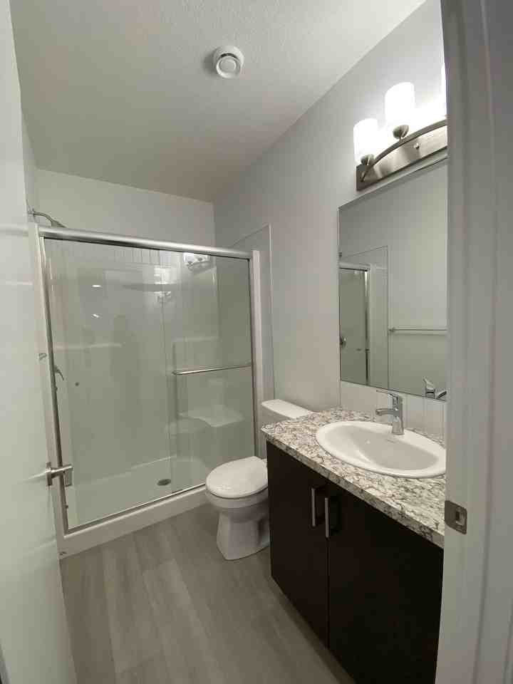 174 Bartlett Cres Se - Photo 2 of 12
