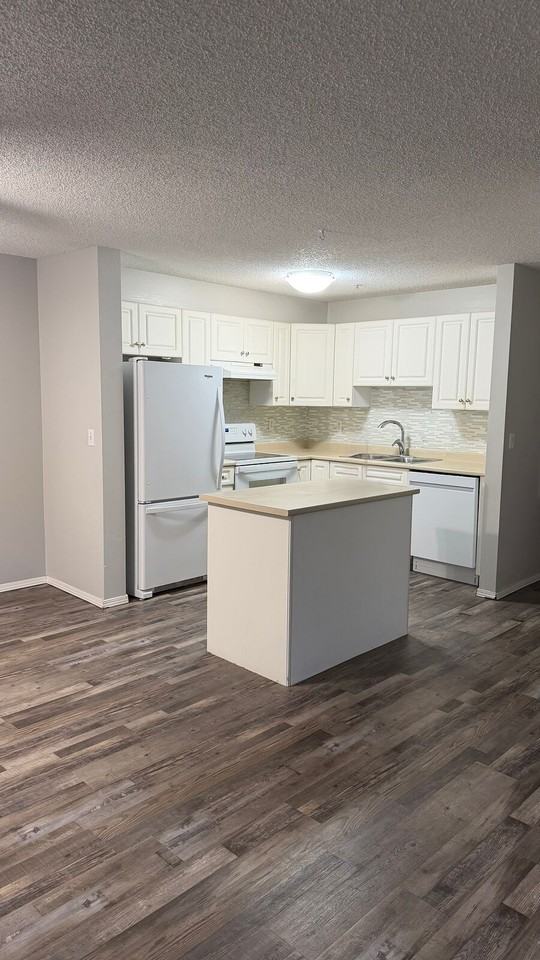 1211 Tuscarora Manor Nw - Photo 3 of 14