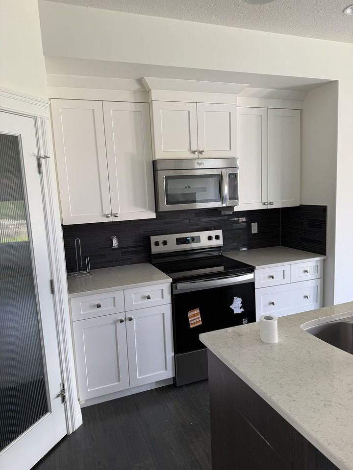720 Charlesworth Way Sw - Photo 3 of 3