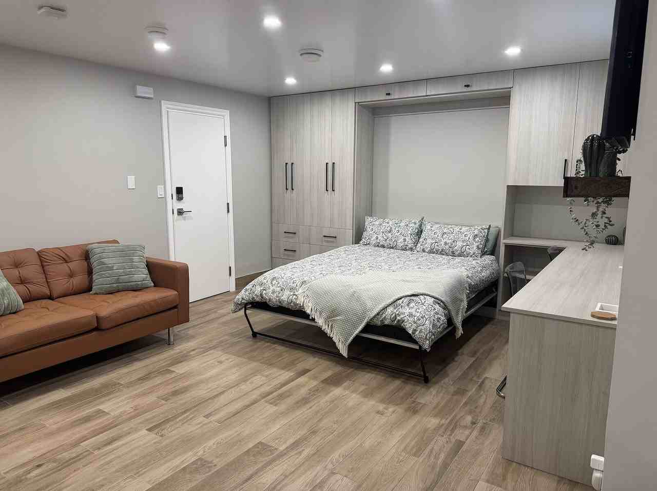 11105 University Ave Nw - Photo 2 of 6