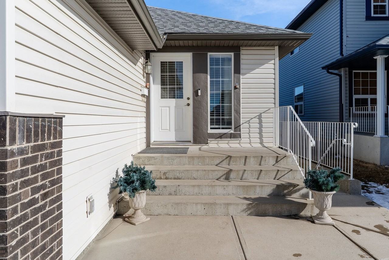 42 Saddleland Cres Ne - Photo 3 of 12