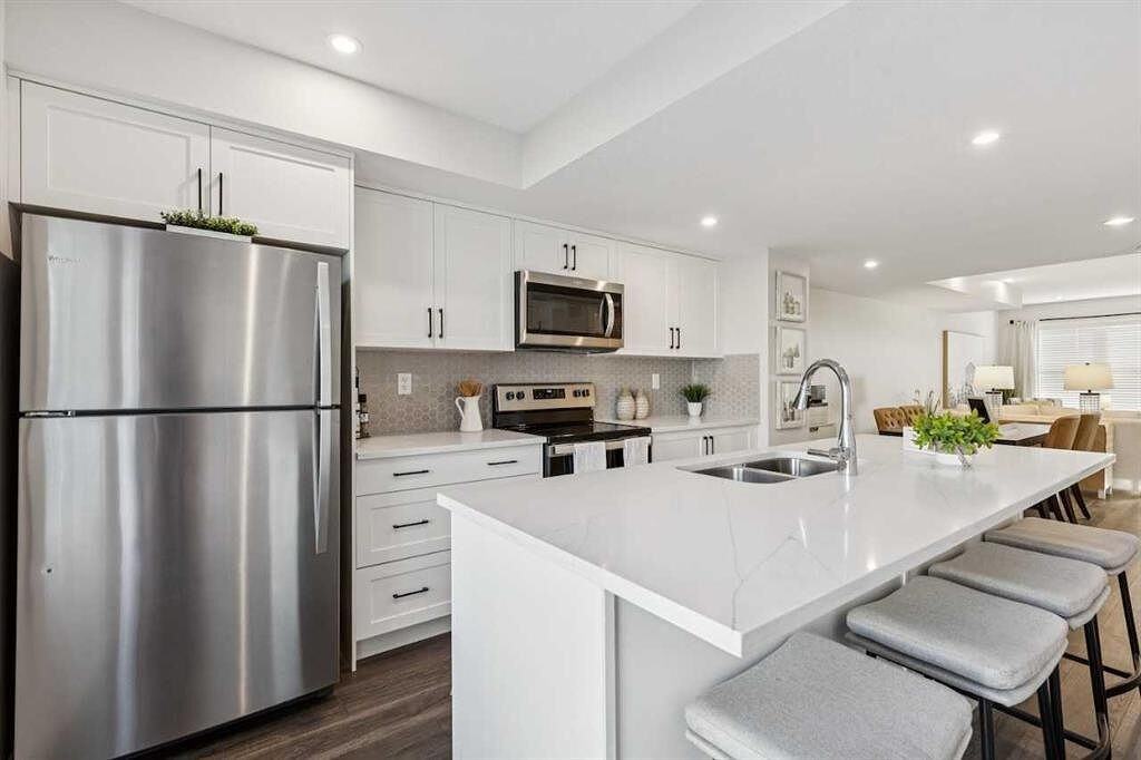 135 Mahogany Plaza Se - Photo 3 of 24